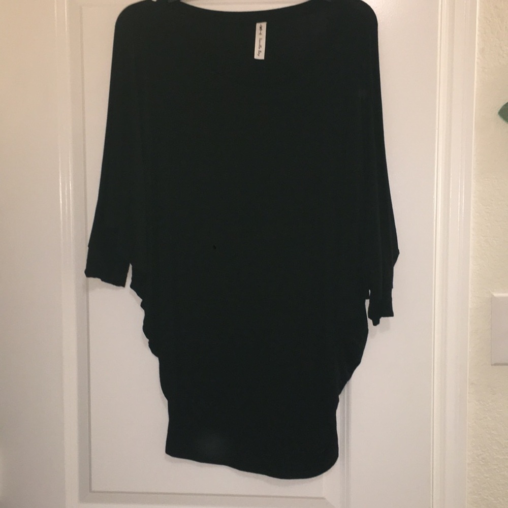 BNWOT Vanilla Bay flowy tunic